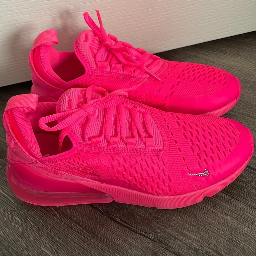 Nike Air Max 270 hyper pink sneakers